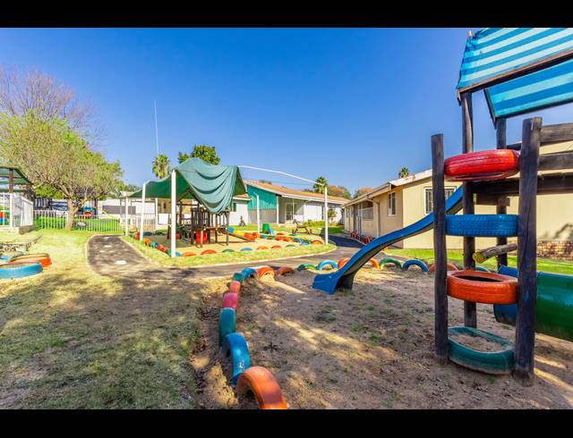 4 BEDROOM HOUSE FOR SALE IN LONEHILL
